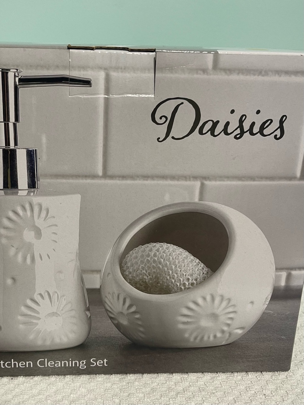Daisy White Ceramic Kitchen Cleaning Set